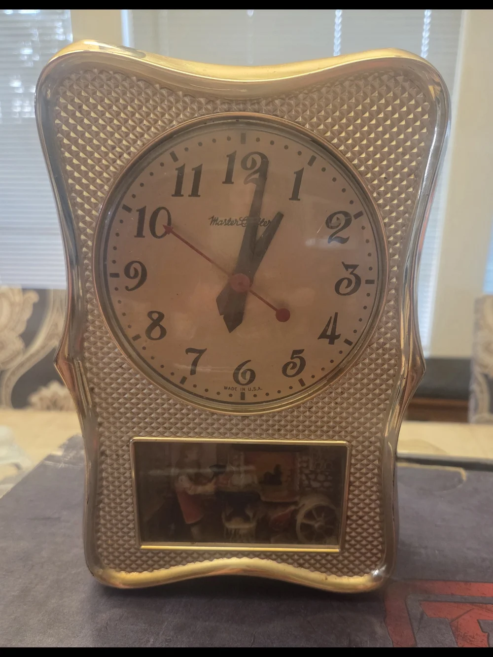Vintage 1950s Blacksmith 263 Desk Gold Decorative Clock -